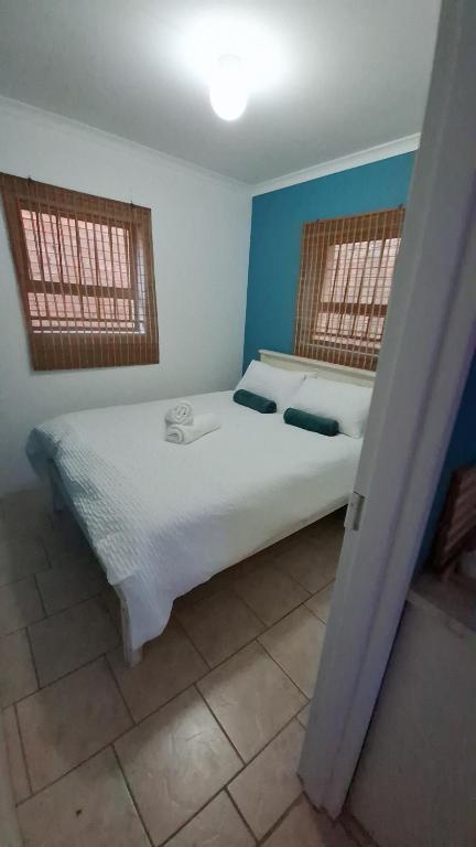 To Let 2 Bedroom Property for Rent in Wavecrest Eastern Cape